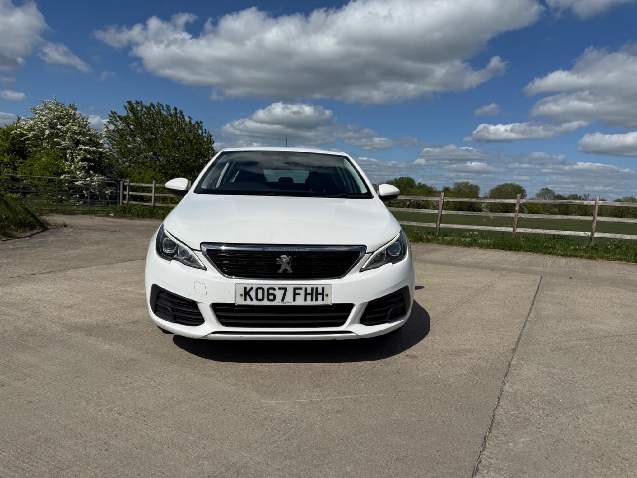 Peugeot 308 1.2 PureTech Access Euro 6 (s/s) 5dr — photo 53 of 100